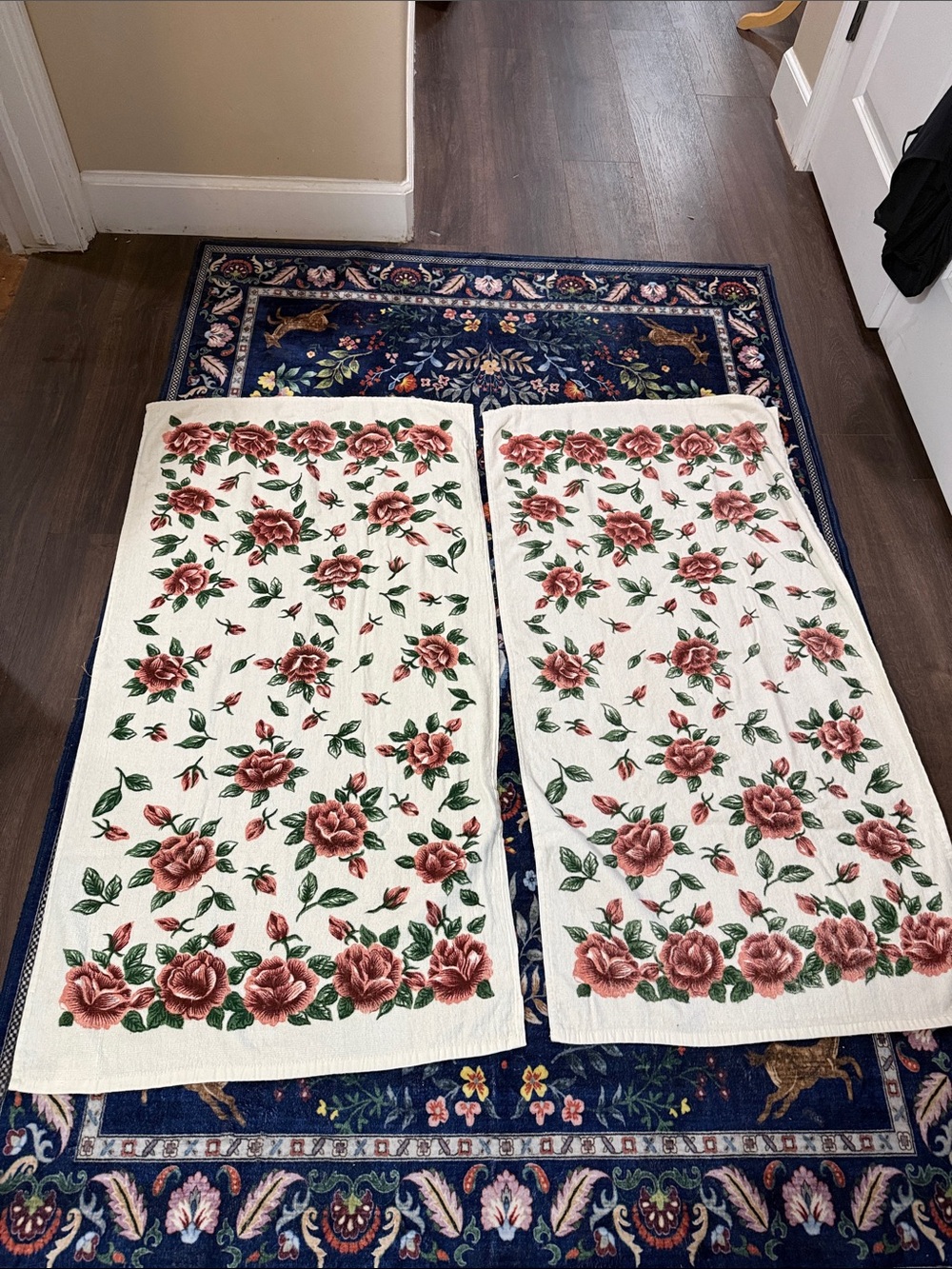 Vintage New Madison Cream Floral Rose Print Bath Towels (Pair)